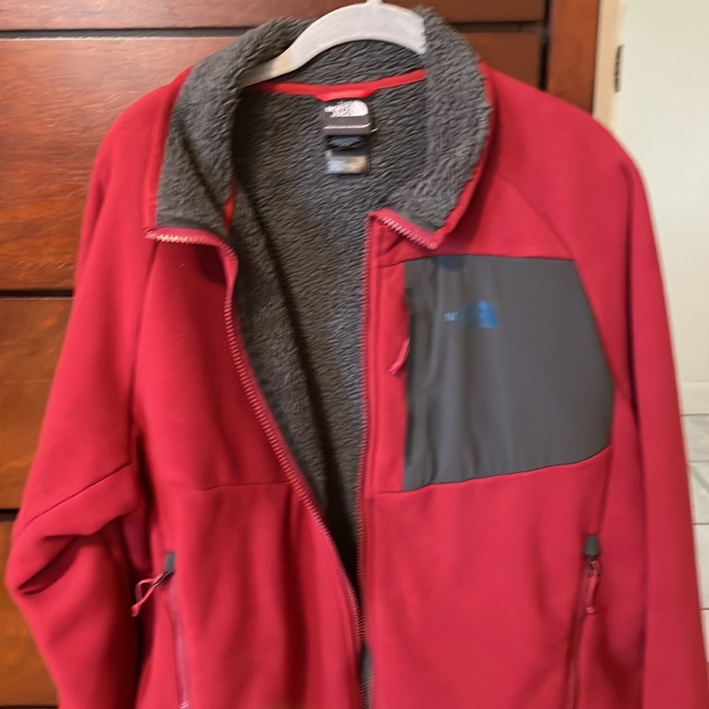The North face men’s fleece